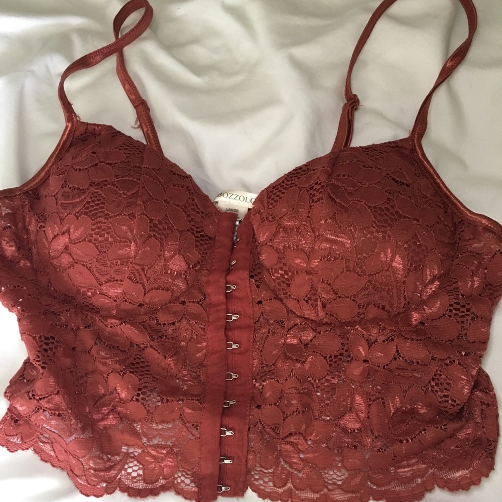 Red brallete